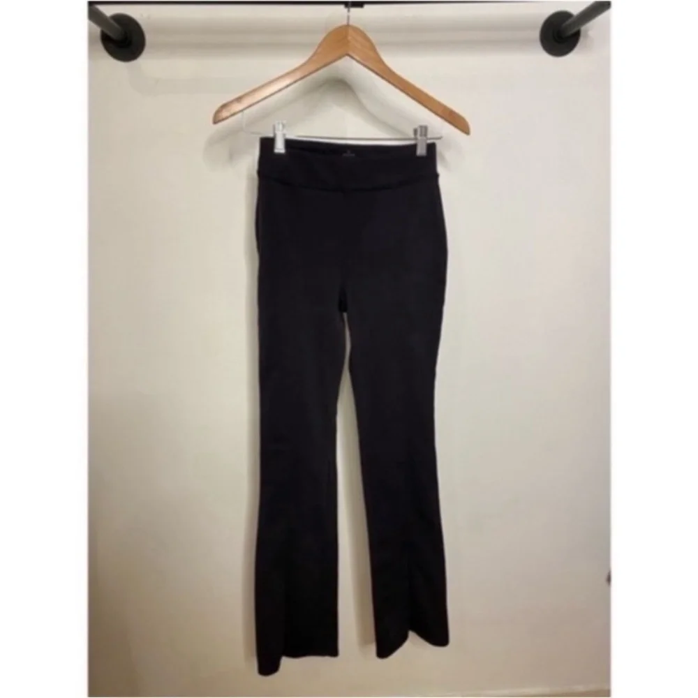 ALO Airbrush High-Waist Flutter Leggings black